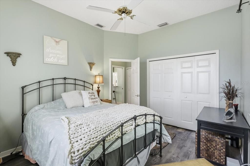 For Sale: $649,900 (3 beds, 2 baths, 2433 Square Feet)