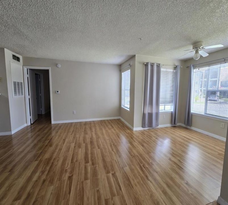 En Renta: $1,600 (2 camas, 2 baños, 1026 Pies cuadrados)