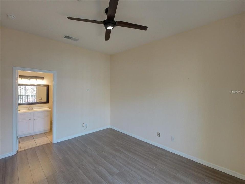 En Venta: $198,500 (3 camas, 2 baños, 1227 Pies cuadrados)