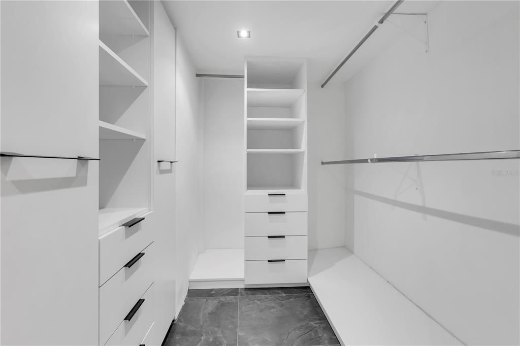 На продажу: $449,000 (2 спален, 2 ванн, 1073 Квадратных фут)