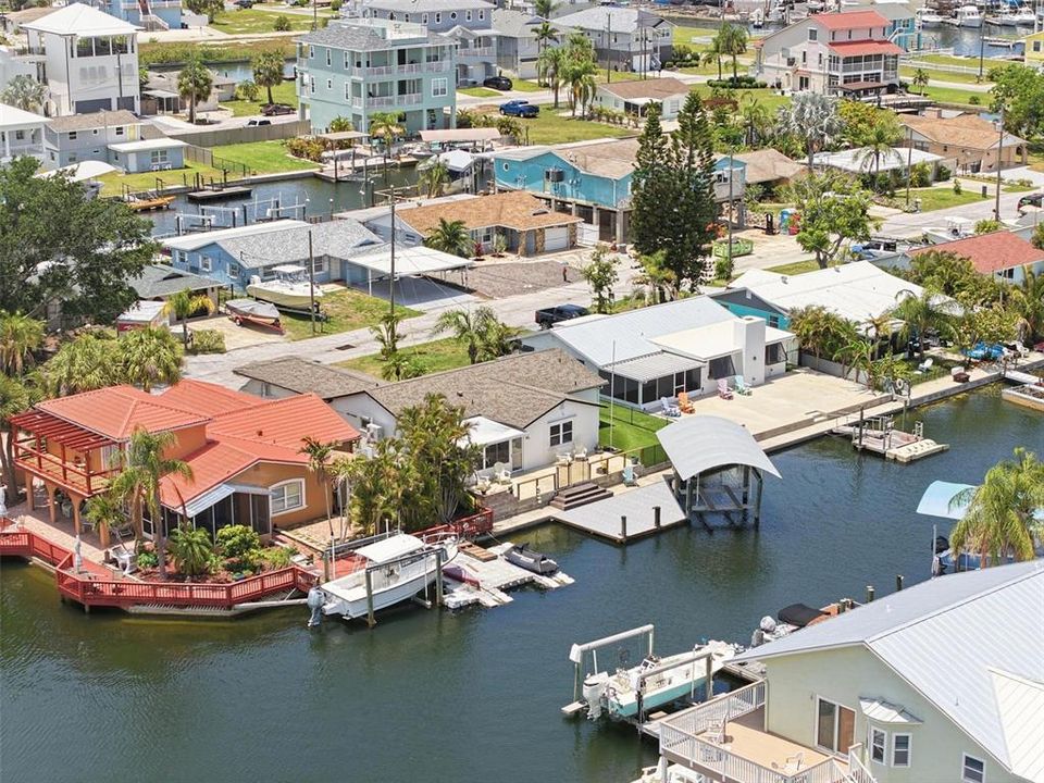 На продажу: $394,900 (2 спален, 2 ванн, 1266 Квадратных фут)