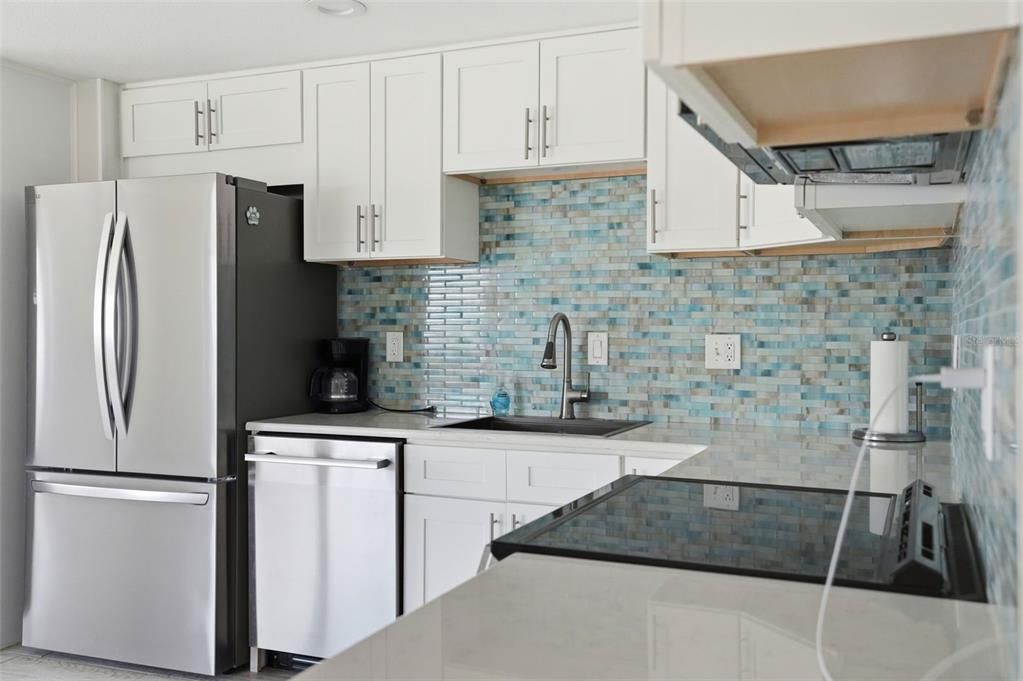 На продажу: $394,900 (2 спален, 2 ванн, 1266 Квадратных фут)