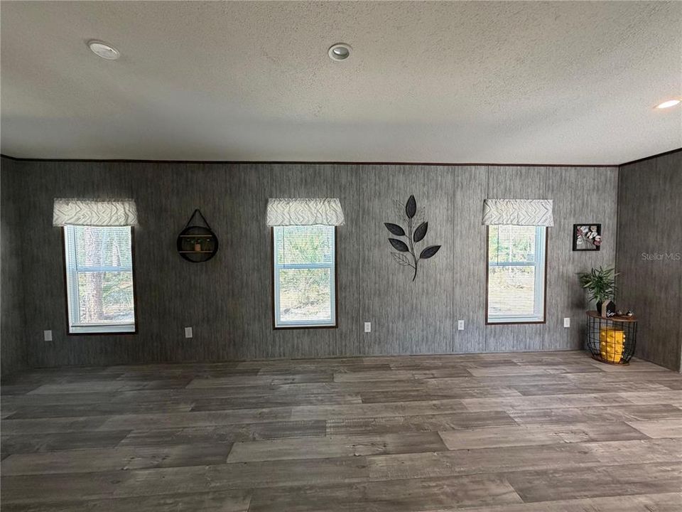 На продажу: $249,900 (4 спален, 2 ванн, 1768 Квадратных фут)