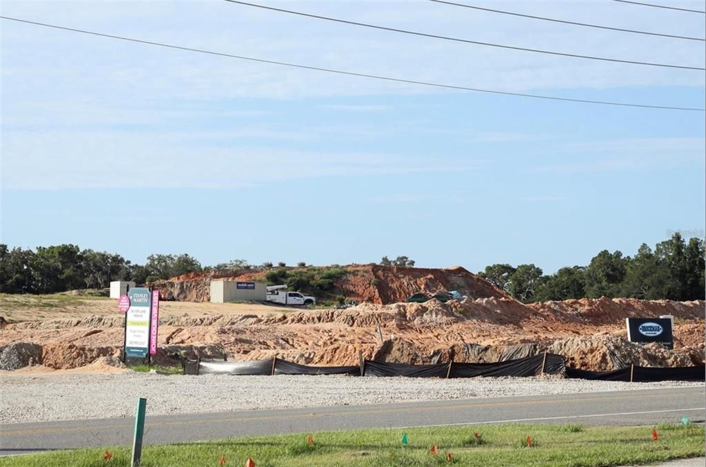 待售: $442,425 (23.02 acres)