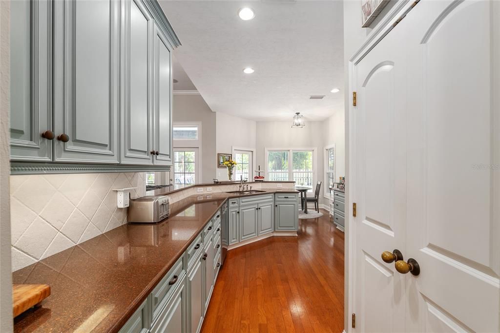 For Sale: $675,000 (4 beds, 3 baths, 2843 Square Feet)