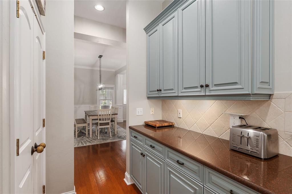 For Sale: $675,000 (4 beds, 3 baths, 2843 Square Feet)