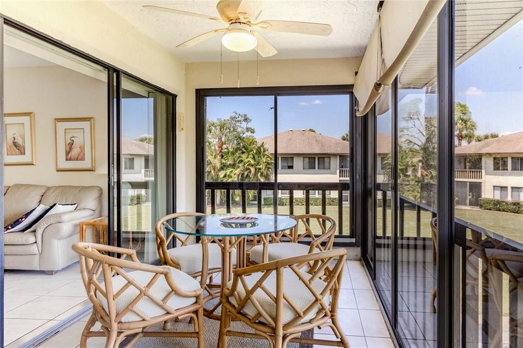 For Sale: $249,000 (2 beds, 2 baths, 1065 Square Feet)