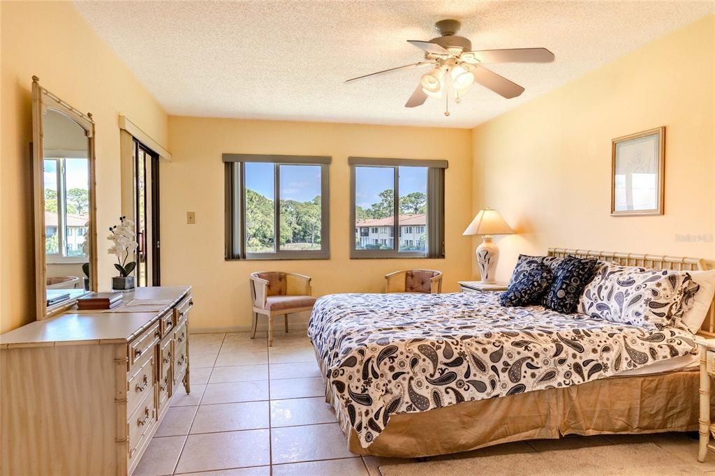 For Sale: $249,000 (2 beds, 2 baths, 1065 Square Feet)