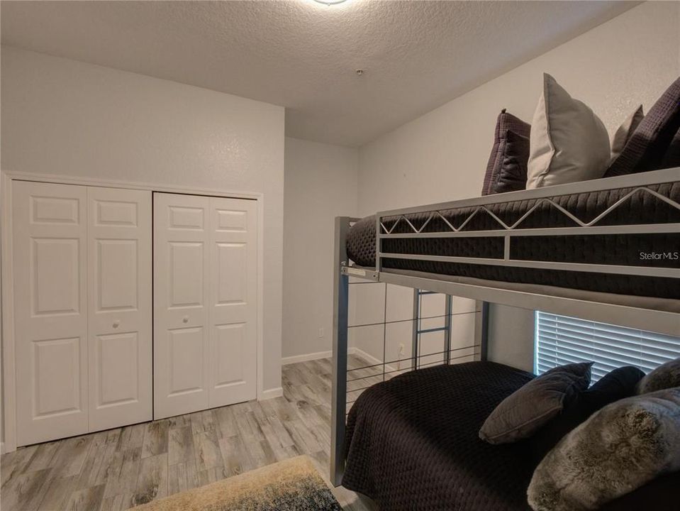 For Sale: $176,700 (2 beds, 2 baths, 1307 Square Feet)