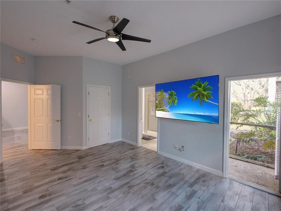 For Sale: $176,700 (2 beds, 2 baths, 1307 Square Feet)