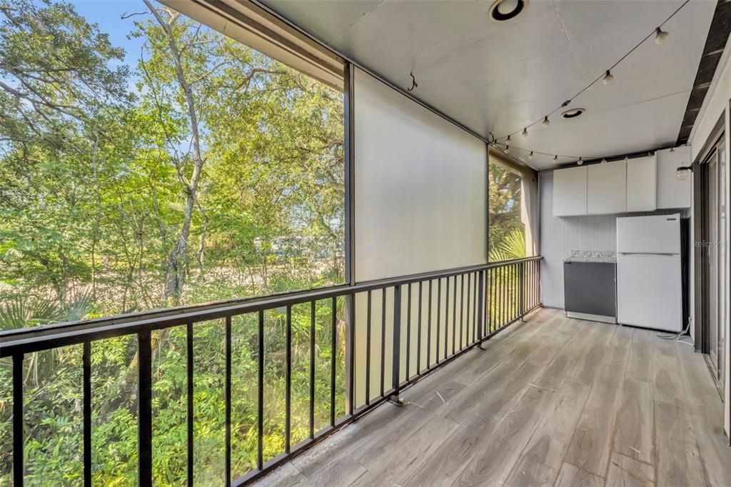 For Rent: $1,695 (2 beds, 1 baths, 972 Square Feet)