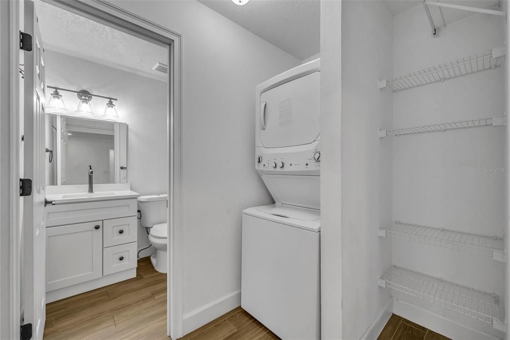 For Rent: $1,695 (2 beds, 1 baths, 972 Square Feet)