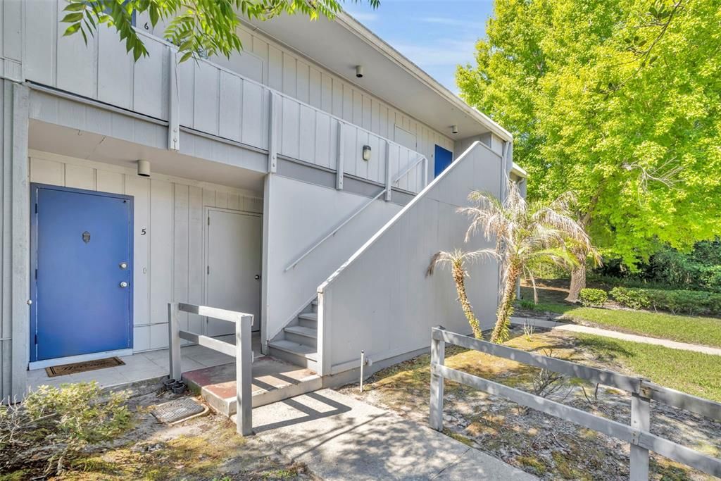For Rent: $1,695 (2 beds, 1 baths, 972 Square Feet)