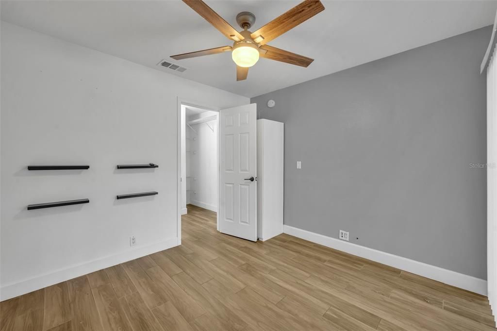 For Rent: $1,695 (2 beds, 1 baths, 972 Square Feet)