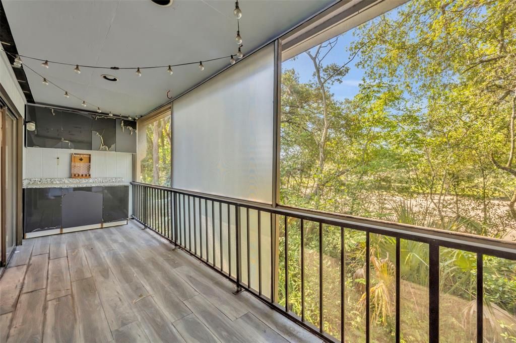 For Rent: $1,695 (2 beds, 1 baths, 972 Square Feet)