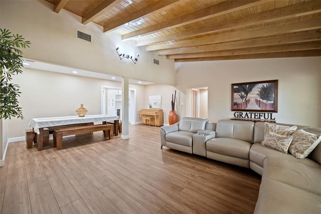 For Sale: $1,399,000 (4 beds, 3 baths, 2752 Square Feet)