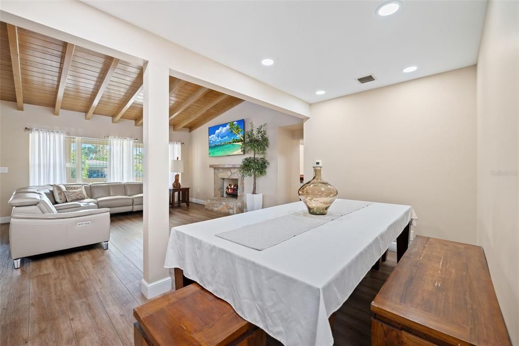 For Sale: $1,399,000 (4 beds, 3 baths, 2752 Square Feet)