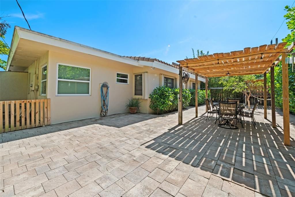 For Sale: $1,399,000 (4 beds, 3 baths, 2752 Square Feet)