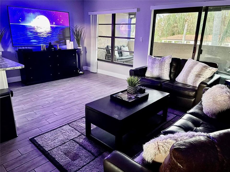 For Sale: $194,940 (1 beds, 1 baths, 675 Square Feet)