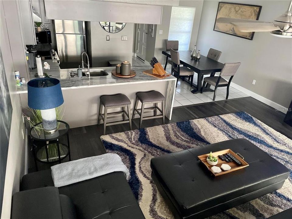 For Sale: $194,940 (1 beds, 1 baths, 675 Square Feet)