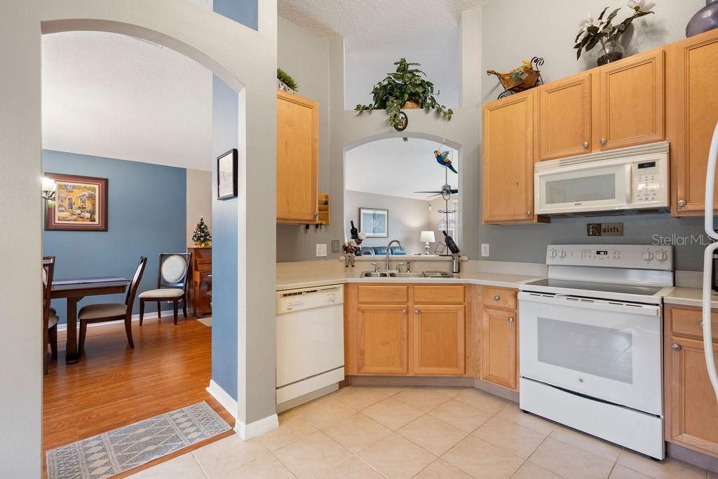 Activo con contrato: $349,900 (3 camas, 2 baños, 1675 Pies cuadrados)