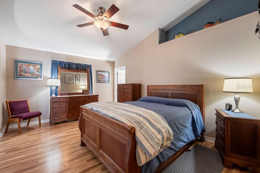 Activo con contrato: $349,900 (3 camas, 2 baños, 1675 Pies cuadrados)