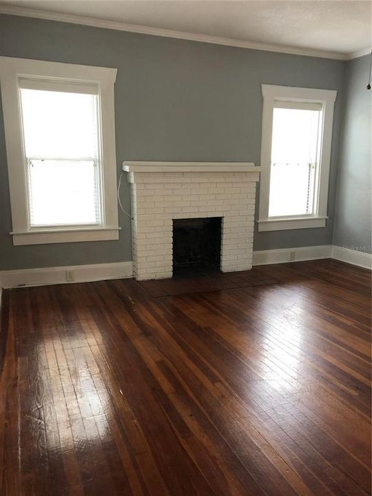 Active With Contract: $2,100 (2 beds, 2 baths, 1200 Square Feet)