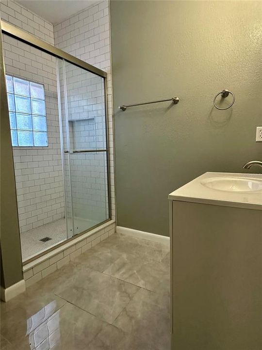 Active With Contract: $2,100 (2 beds, 2 baths, 1200 Square Feet)
