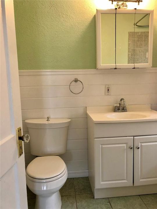 Active With Contract: $2,100 (2 beds, 2 baths, 1200 Square Feet)