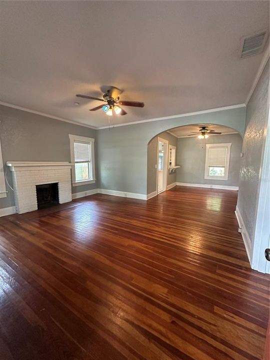 Active With Contract: $2,100 (2 beds, 2 baths, 1200 Square Feet)