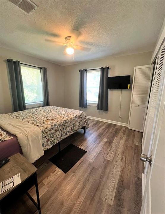 В аренду: $1,800 (2 спален, 1 ванн, 950 Квадратных фут)