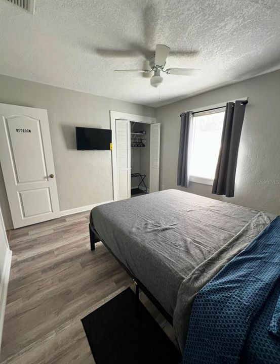 В аренду: $1,800 (2 спален, 1 ванн, 950 Квадратных фут)