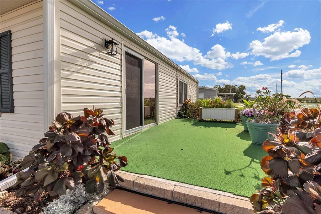 For Sale: $189,900 (2 beds, 2 baths, 1008 Square Feet)