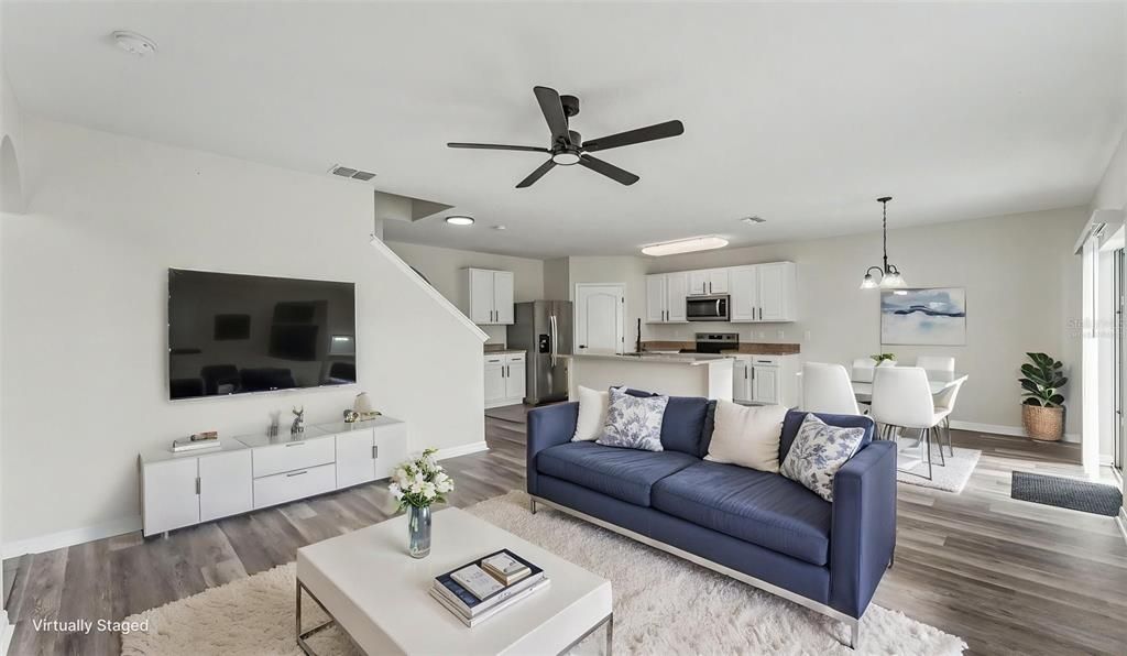 Activo con contrato: $335,000 (5 camas, 3 baños, 2696 Pies cuadrados)