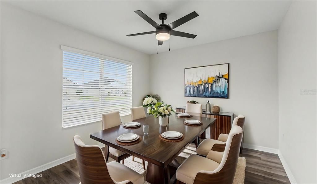 Activo con contrato: $335,000 (5 camas, 3 baños, 2696 Pies cuadrados)