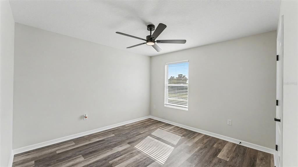 Activo con contrato: $335,000 (5 camas, 3 baños, 2696 Pies cuadrados)