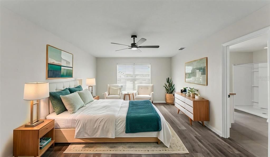 Activo con contrato: $335,000 (5 camas, 3 baños, 2696 Pies cuadrados)