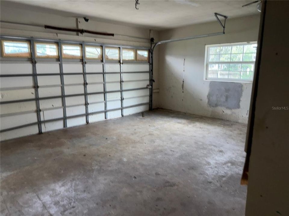 For Sale: $225,000 (5 beds, 3 baths, 2770 Square Feet)