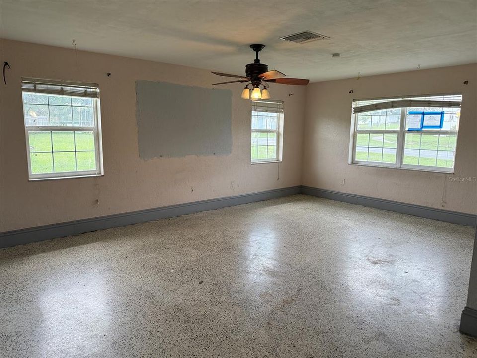 For Sale: $225,000 (5 beds, 3 baths, 2770 Square Feet)