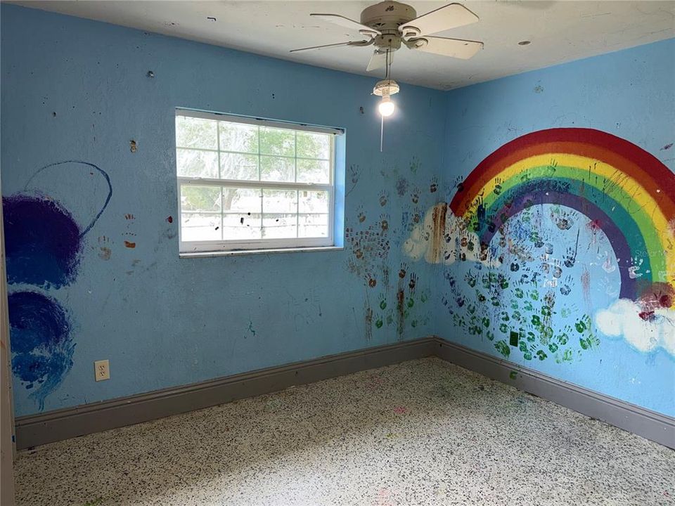 For Sale: $225,000 (5 beds, 3 baths, 2770 Square Feet)