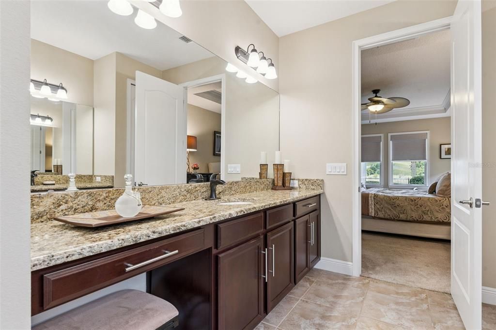 For Sale: $989,000 (6 beds, 5 baths, 4341 Square Feet)