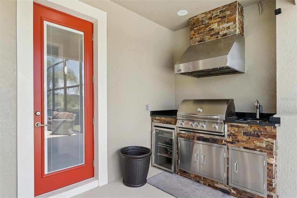 For Sale: $989,000 (6 beds, 5 baths, 4341 Square Feet)