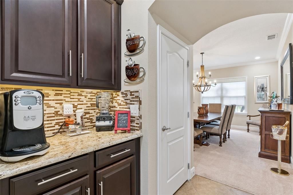For Sale: $989,000 (6 beds, 5 baths, 4341 Square Feet)