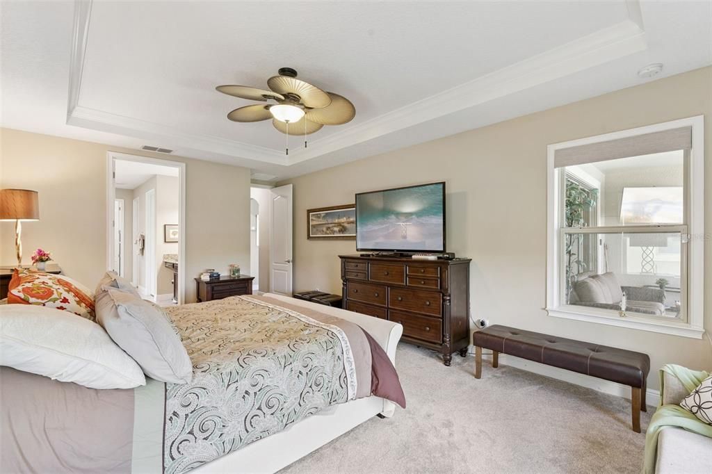 For Sale: $989,000 (6 beds, 5 baths, 4341 Square Feet)
