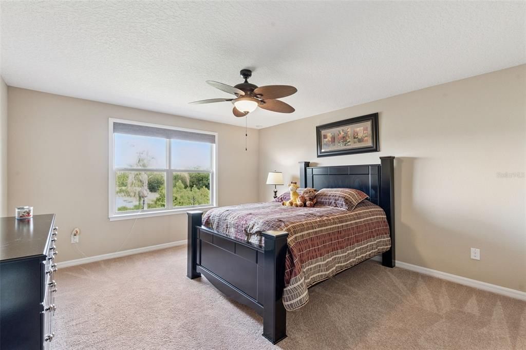 For Sale: $989,000 (6 beds, 5 baths, 4341 Square Feet)