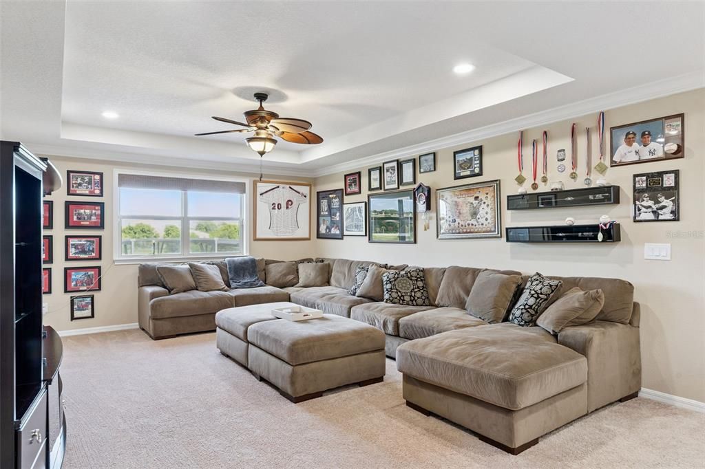For Sale: $989,000 (6 beds, 5 baths, 4341 Square Feet)
