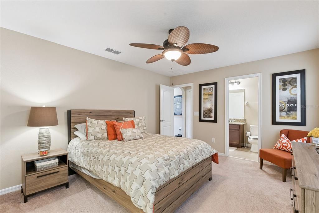 For Sale: $989,000 (6 beds, 5 baths, 4341 Square Feet)