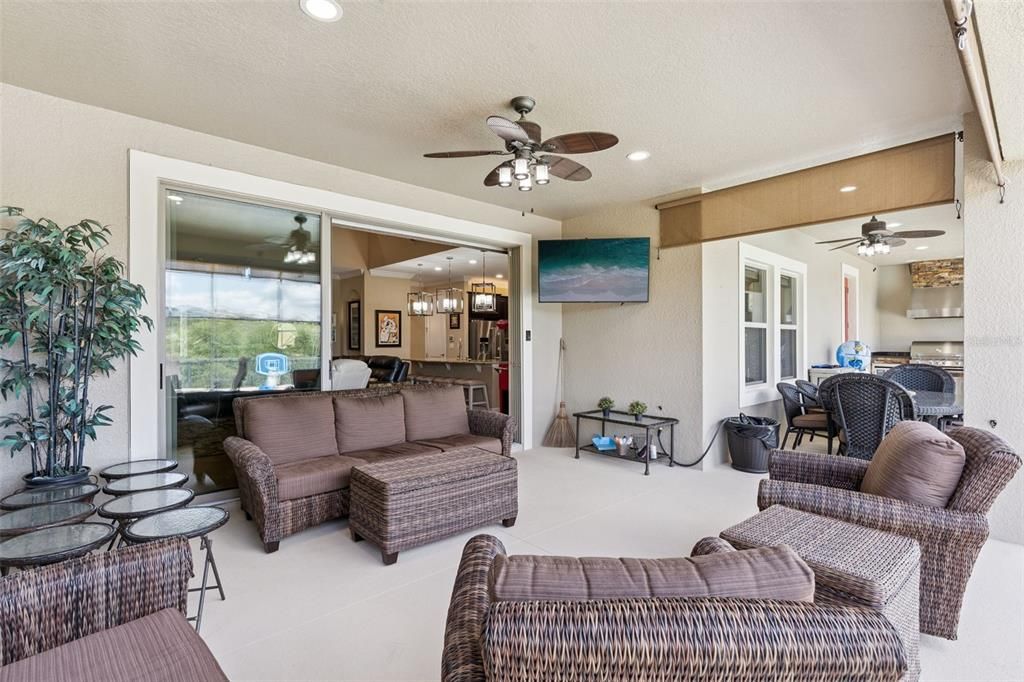 For Sale: $989,000 (6 beds, 5 baths, 4341 Square Feet)