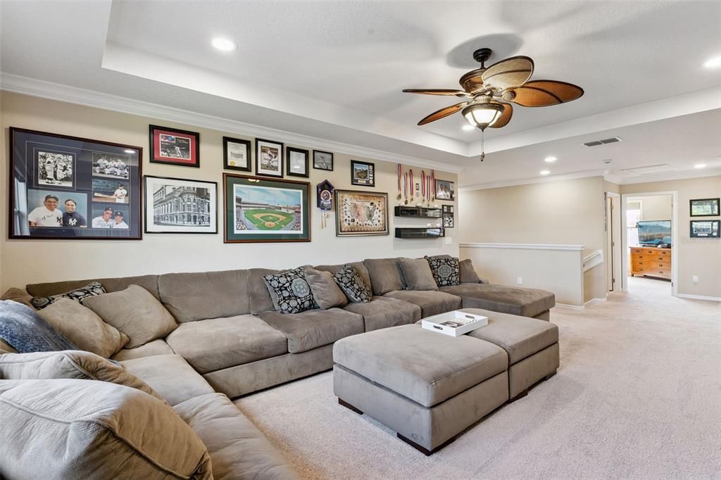 For Sale: $989,000 (6 beds, 5 baths, 4341 Square Feet)
