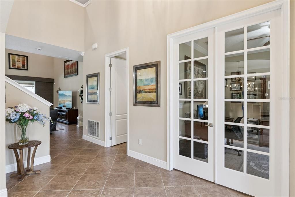 For Sale: $989,000 (6 beds, 5 baths, 4341 Square Feet)